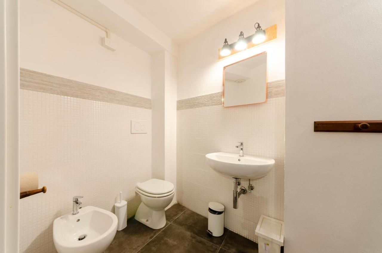 Joivy Vibrant Open-Plan Apt For 6 In Historic Centre Apartment Genoa Exterior photo